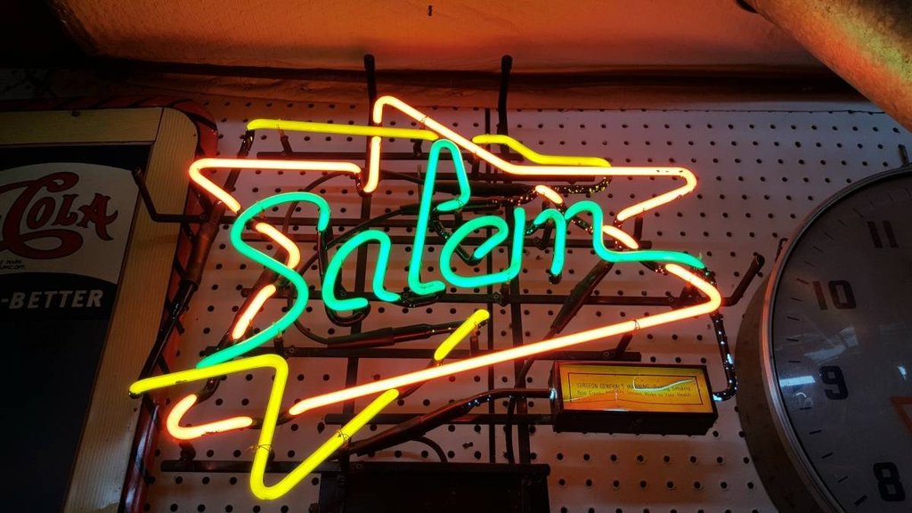 Custom Salem Neon Sign Tube Neon Light