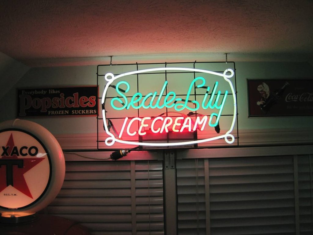 Custom Seale Lily Ice Cream Neon Sign Tube Neon Light
