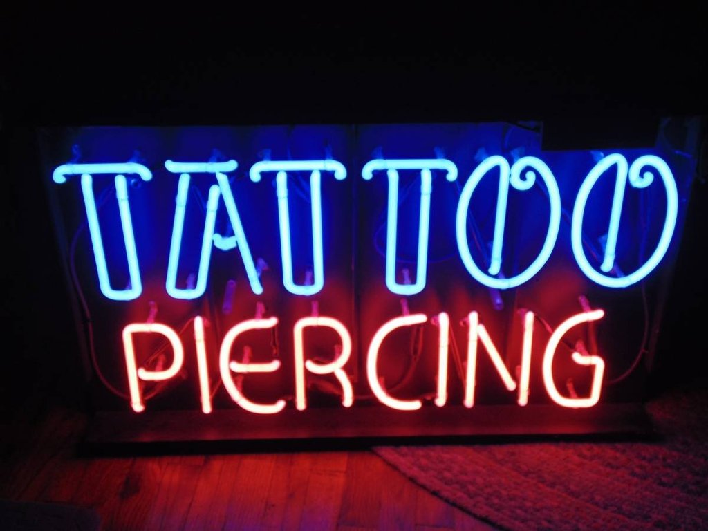 Custom Tattoo Piercing Neon Sign Tube Neon Light
