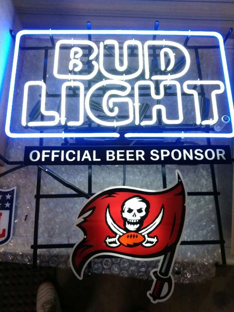 Custom Bud Light Tampa Bay Buccaneers NFL Sports Neon Sign Real Neon Light
