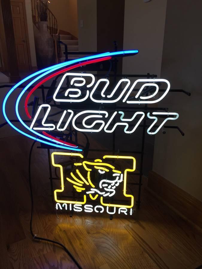 Custom Bud Light Missouri Tigers Men's Basketball Neon Sign NCAA Sports Neon Light Tube Neon Light